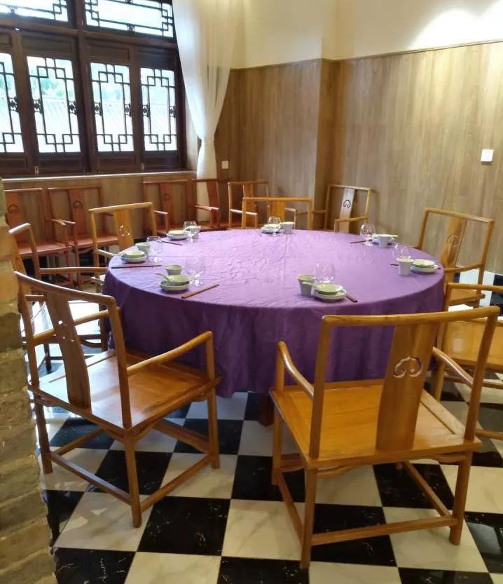 餐厅包厢大圆桌定制案例.jpg