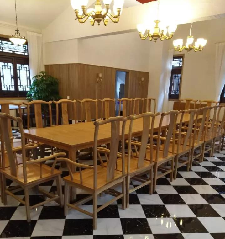 饭店餐桌椅定做案例.jpg