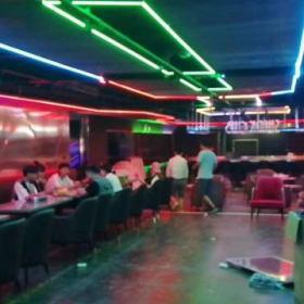 西安某主题餐厅餐桌椅定制案例