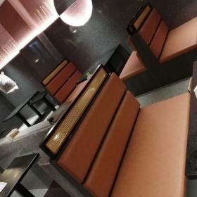 西安小寨西餐厅卡座沙发桌椅订制工程