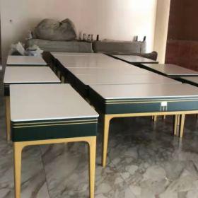 西安未央国际某公司定制桌椅茶几交货现场