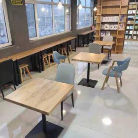 渭南某图书阅览室桌椅书柜定做案例